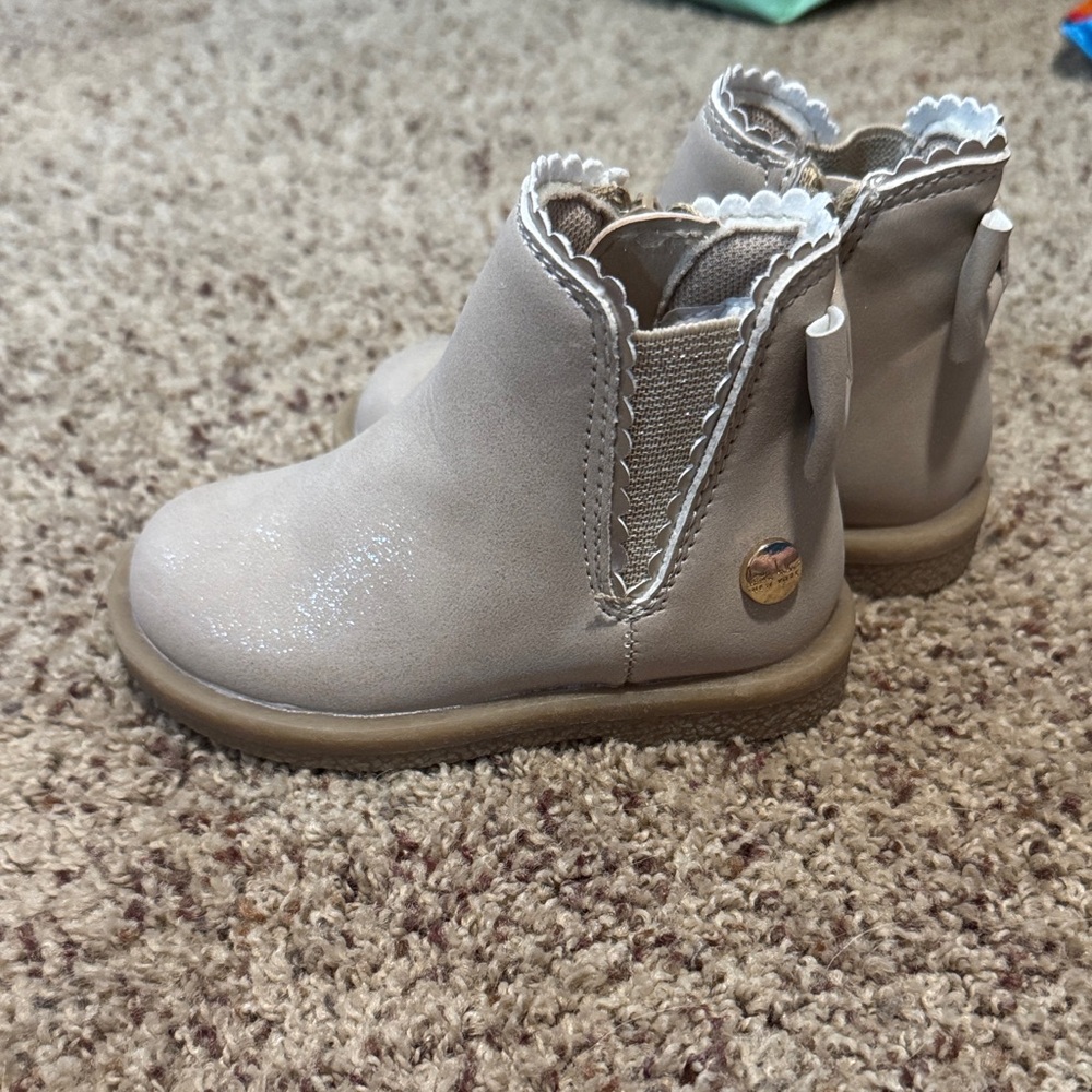 Kids Tan/Sparkly Bow Boots